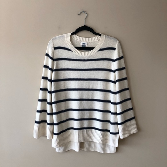 Old Navy Sweaters - Old Navy striped spring sweater